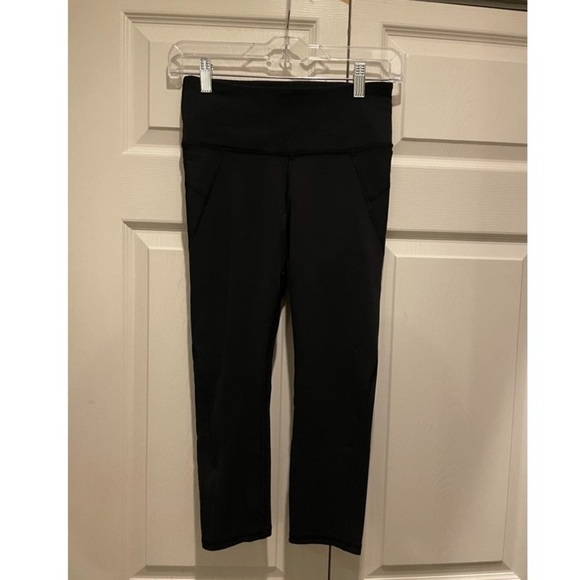 Athleta Cropped XS Black Leggings - Picture 4 of 5